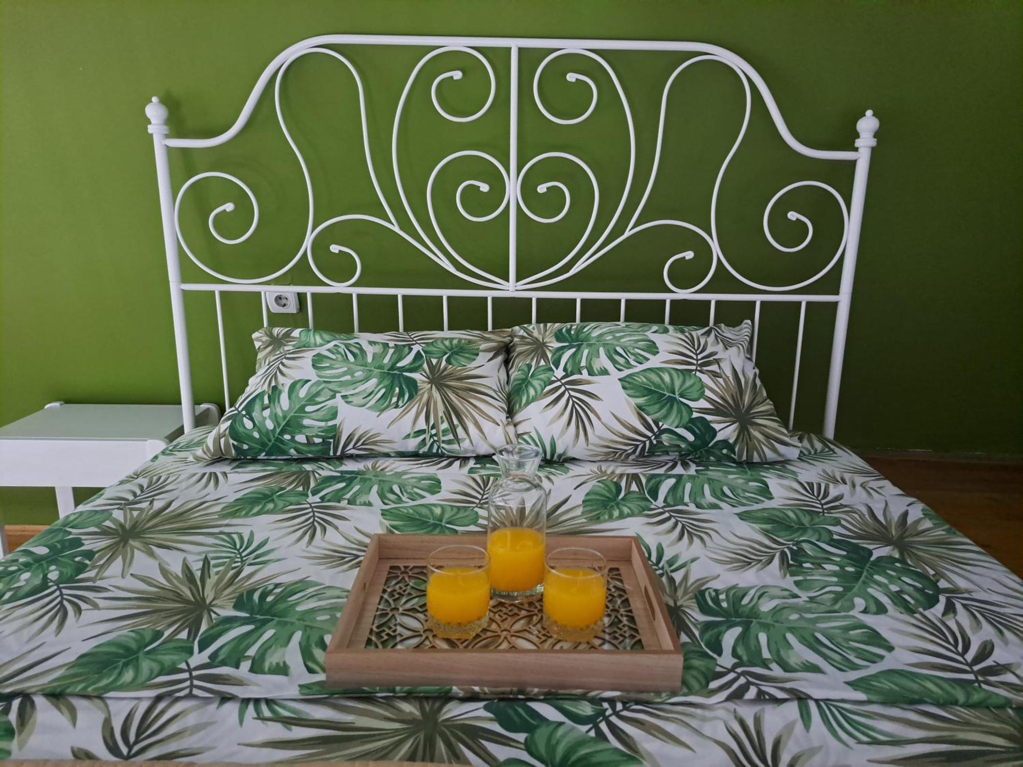 Gallery Apartment Podgorica Buitenkant foto